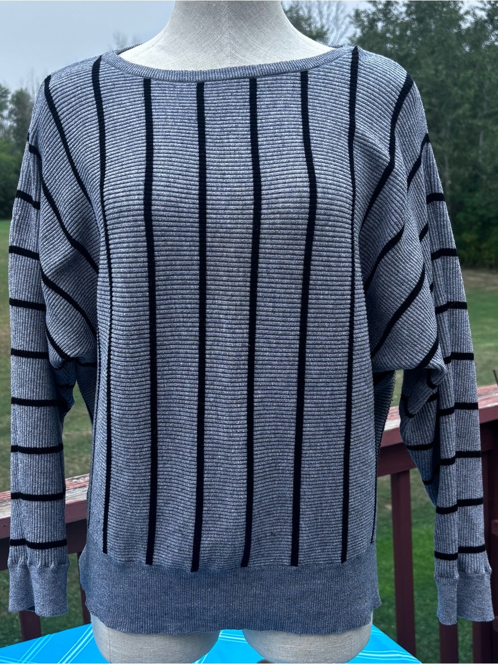 Carmen Marc Valvo Gray Ribbed Sweater with Black Stripes